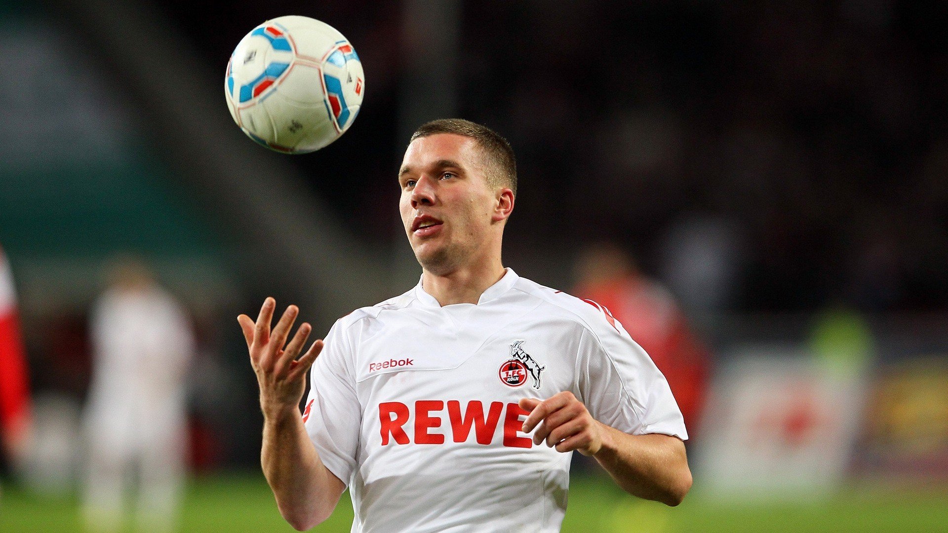 科维托娃重返赛场，战术调整首场状态出色，雄鹿观众沸腾！引发球迷热议