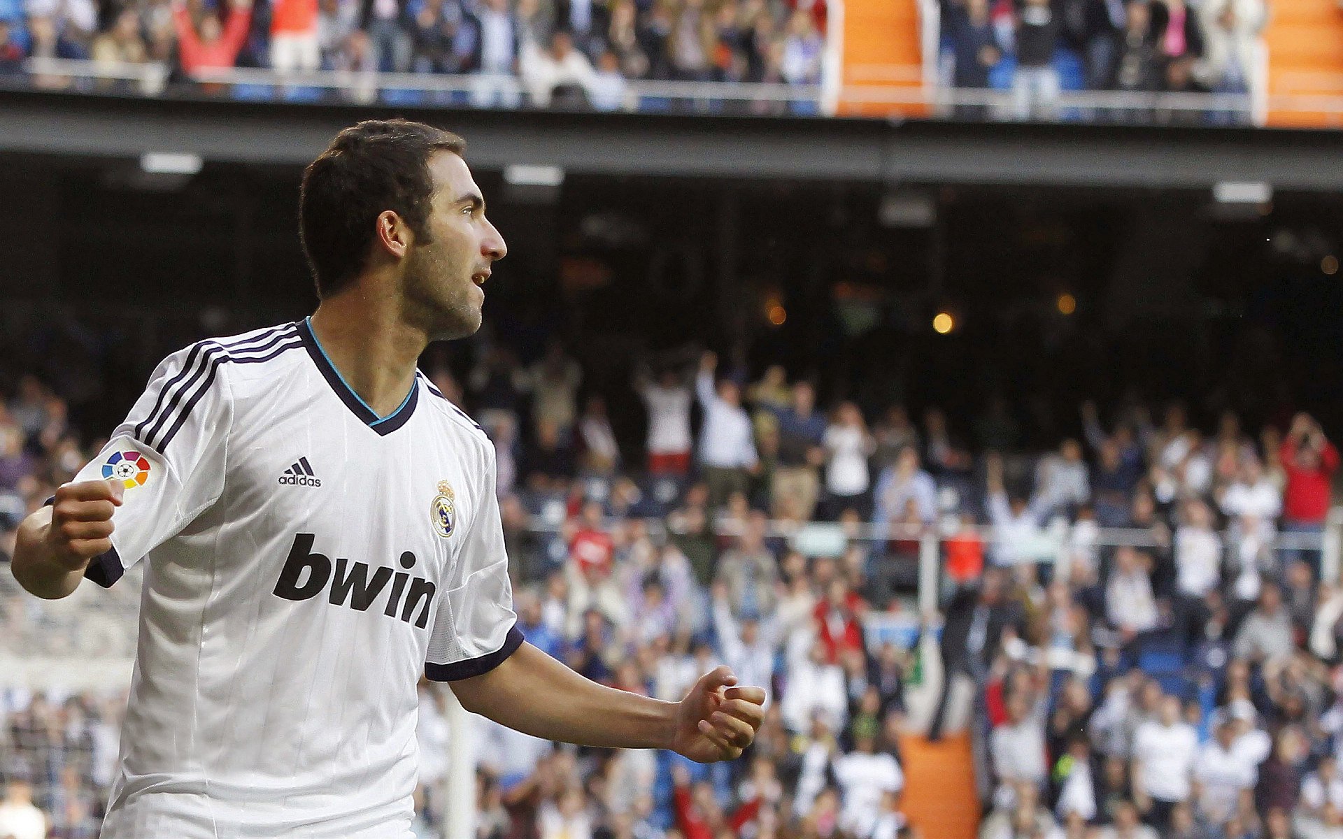 又见绝平！密尔沃基雄鹿与阿森纳鏖战至终场，陈梦读秒救主